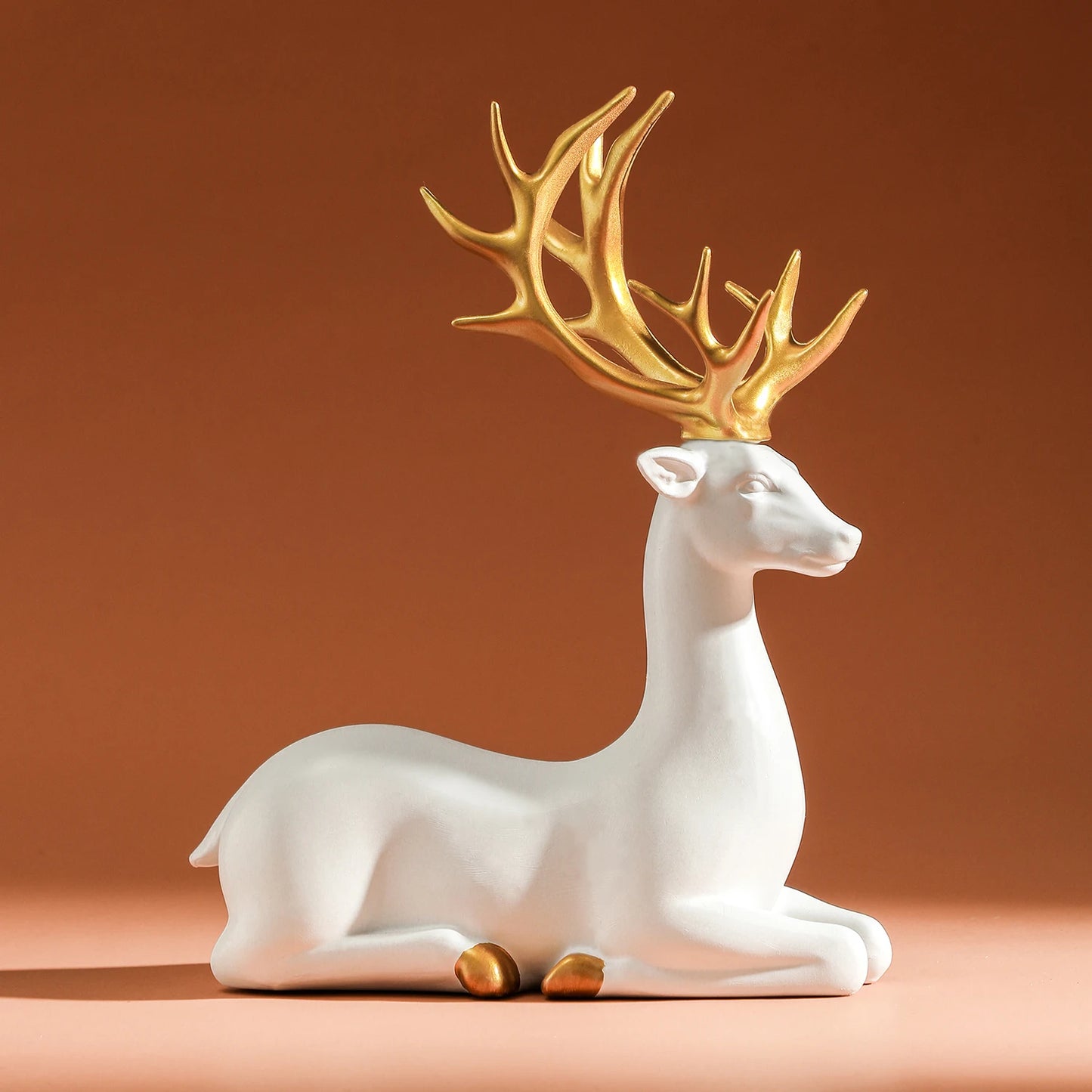 White Resin Reindeer Statue Deer Sculpture Tabletop Ornament