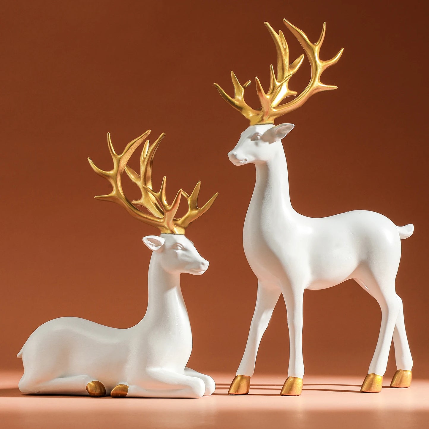 White Resin Reindeer Statue Deer Sculpture Tabletop Ornament